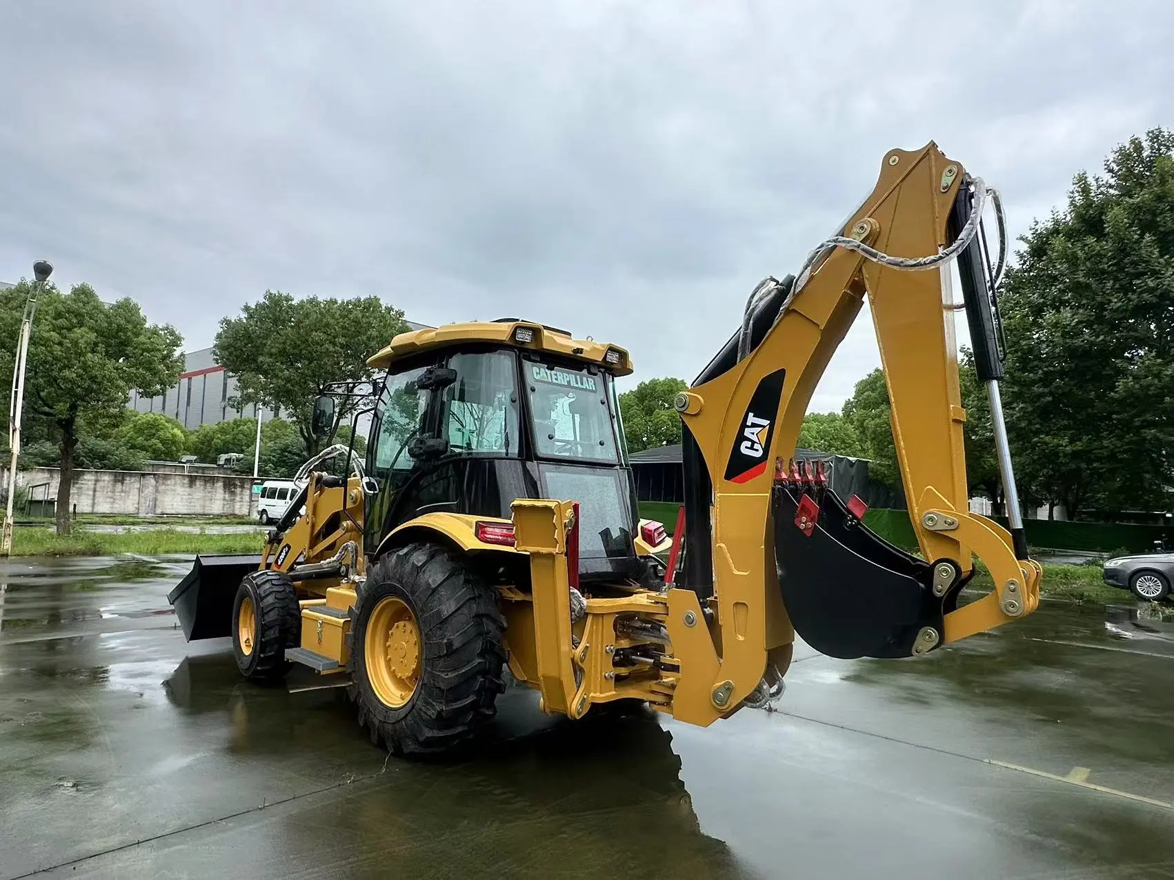 420F Backhoe Loader | Cat | Caterpillar